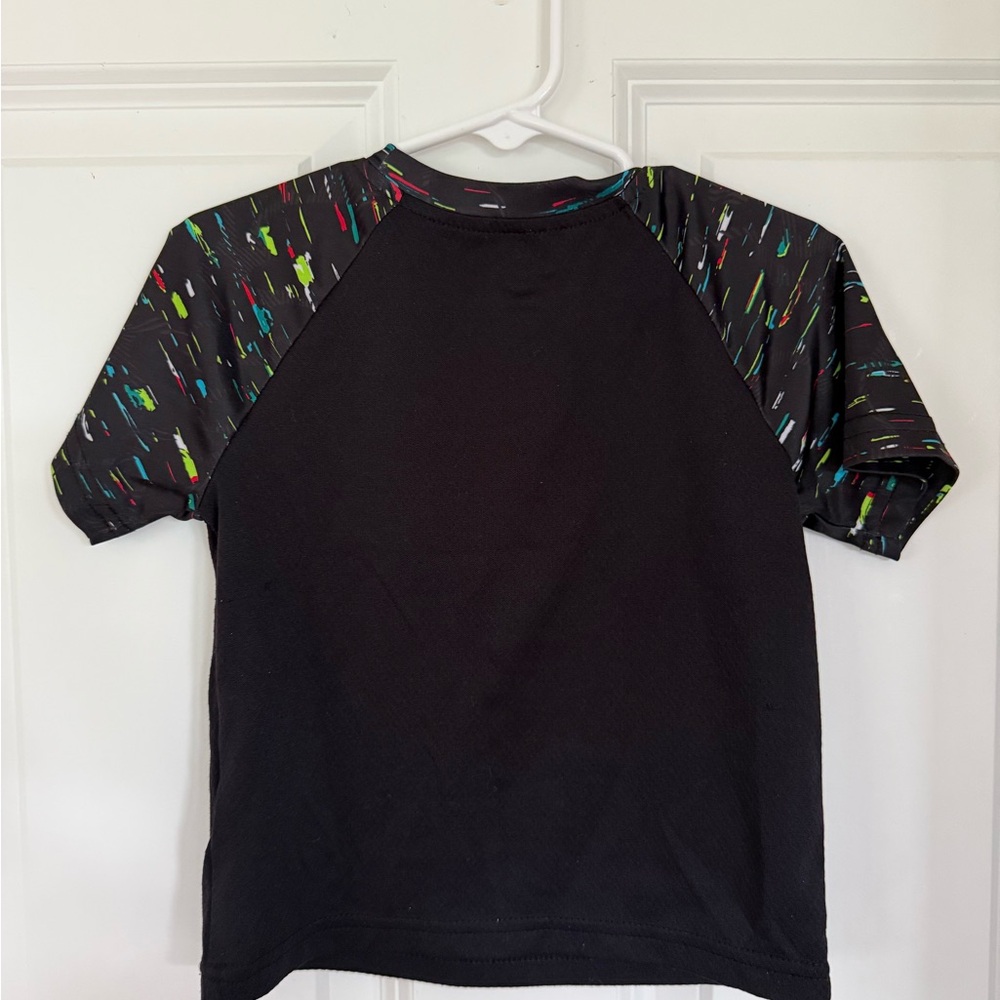 Athletic Works Black and Green Football Tee - Size 3t - Picture 2 of 3
